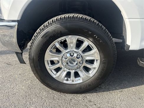 Used 2019 Ford F250 Lariat w/ Lariat Value Package image 10