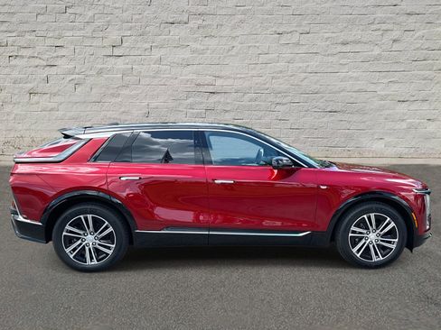 New 2025 Cadillac Lyriq Luxury image 4