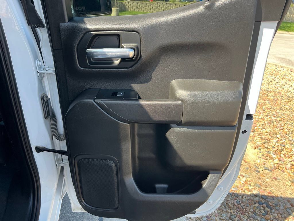 Used 2019 Chevrolet Silverado 1500 Custom Trail Boss w/ Custom Convenience Package AWD/4WD image 24