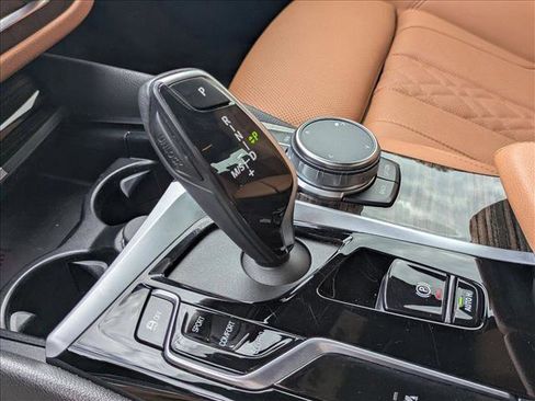 Used 2023 BMW 540i w/ Premium Package image 11