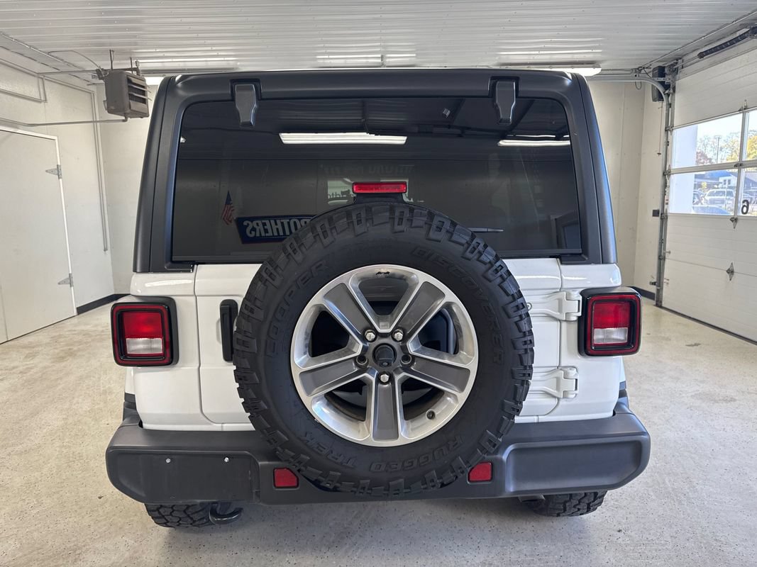 Used 2021 Jeep Wrangler Unlimited Sahara AWD/4WD image 4