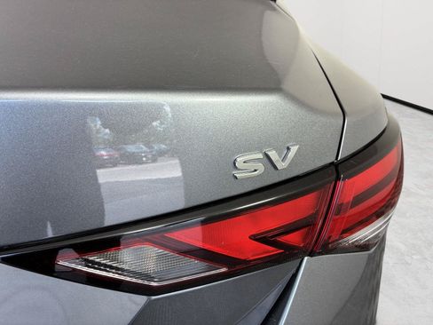 Used 2020 Nissan Sentra SV FWD image 9