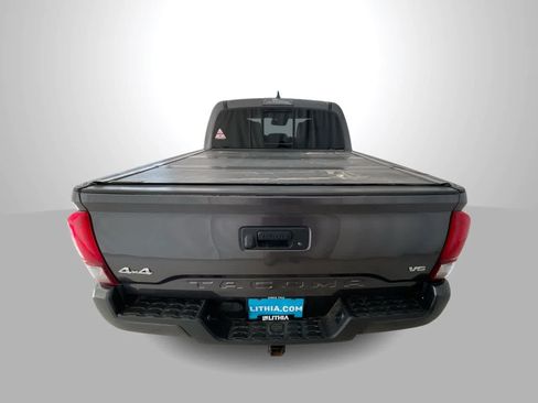 Used 2020 Toyota Tacoma SR5 w/ Technology Package AWD/4WD image 7