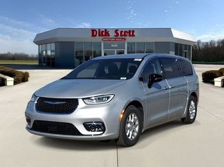 New 2026 Chrysler Pacifica Select FWD video 2