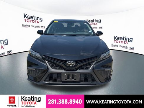 Used 2024 Toyota Camry SE FWD image 2