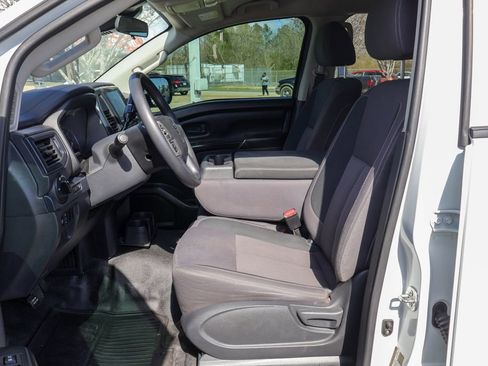 Used 2022 Nissan Titan S w/ S Utility Package image 7