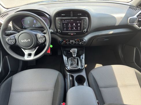 Used 2024 Kia Soul LX w/ Option Group 015 FWD image 10