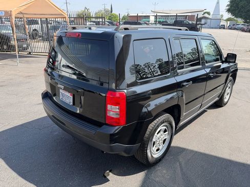 Used 2015 Jeep Patriot Sport w/ Power Value Group FWD image 18