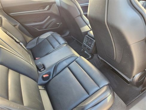 Used 2021 Porsche Taycan 4S image 29