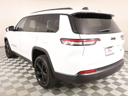 Used 2025 Jeep Grand Cherokee L Limited w/ Black Appearance Package image 26