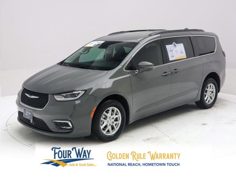 Used 2022 Chrysler Pacifica Touring-L FWD image 9