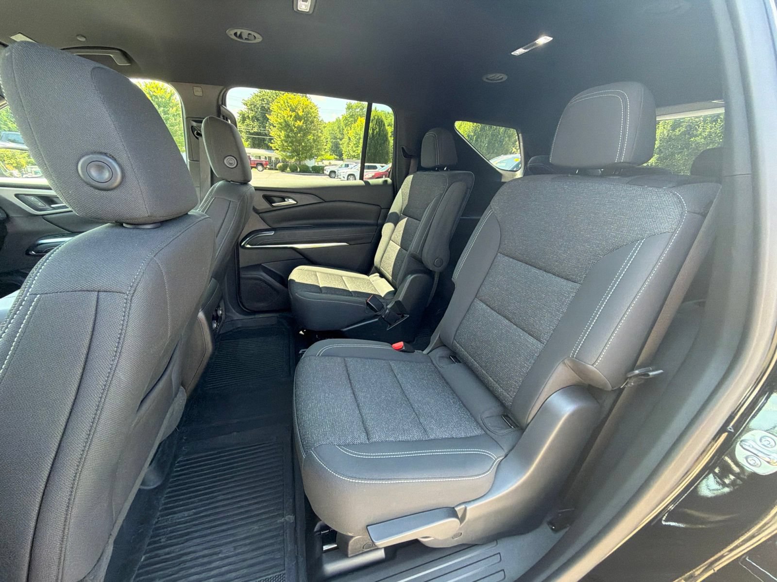 Used 2025 Chevrolet Traverse LT w/ LPO, Floor Liner Package FWD image 24