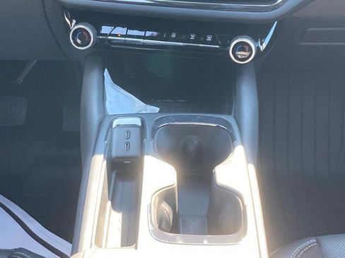 New 2025 Chevrolet Equinox EV RS w/ Convenience Package II FWD image 12