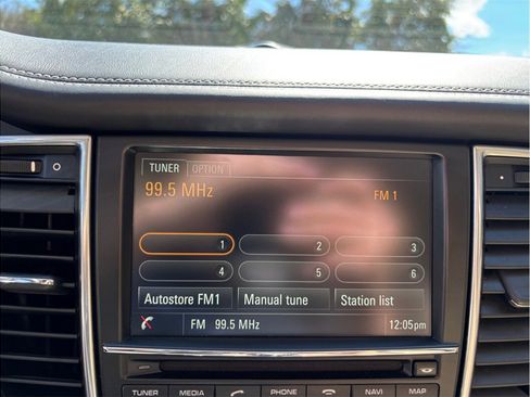 Used 2014 Porsche Panamera 4S image 30