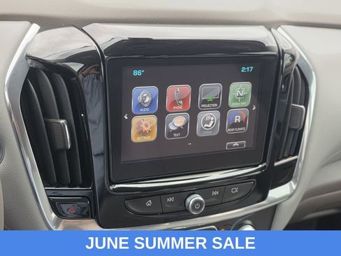 Used 2018 Chevrolet Traverse LT FWD image 17