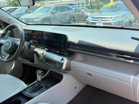 Used 2025 Hyundai Kona SEL FWD image 16