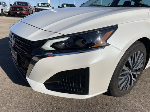 Used 2024 Nissan Altima 2.5 SV image 26