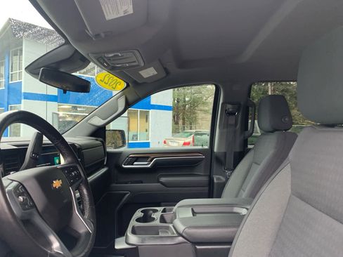 Used 2022 Chevrolet Silverado 1500 LT image 12
