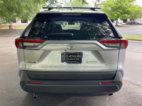 Used 2020 Toyota RAV4 XLE Premium FWD image 3