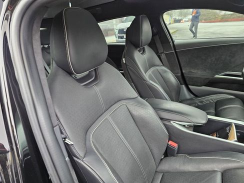 Used 2022 Lucid Air Grand Touring image 12