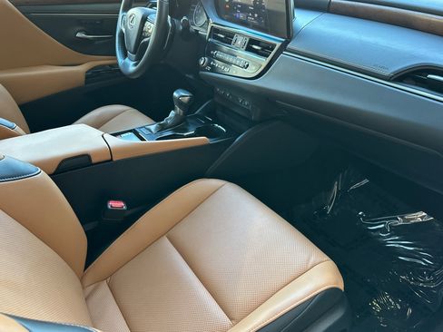 Used 2023 Lexus ES 350 w/ Premium Package image 19