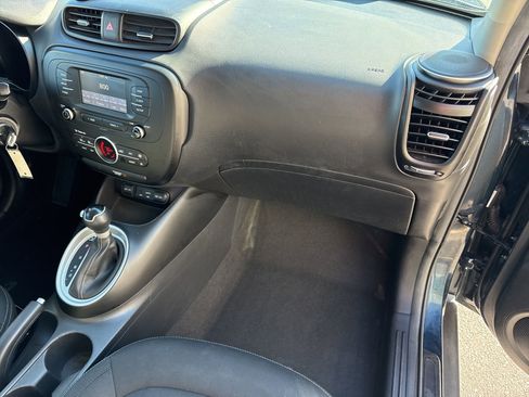 Used 2017 Kia Soul + image 30