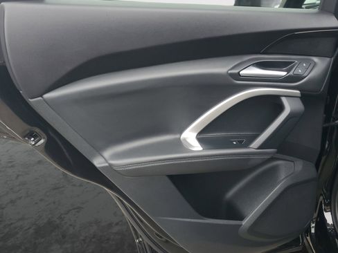 Used 2025 Audi Q5 Premium w/ Convenience Package image 16