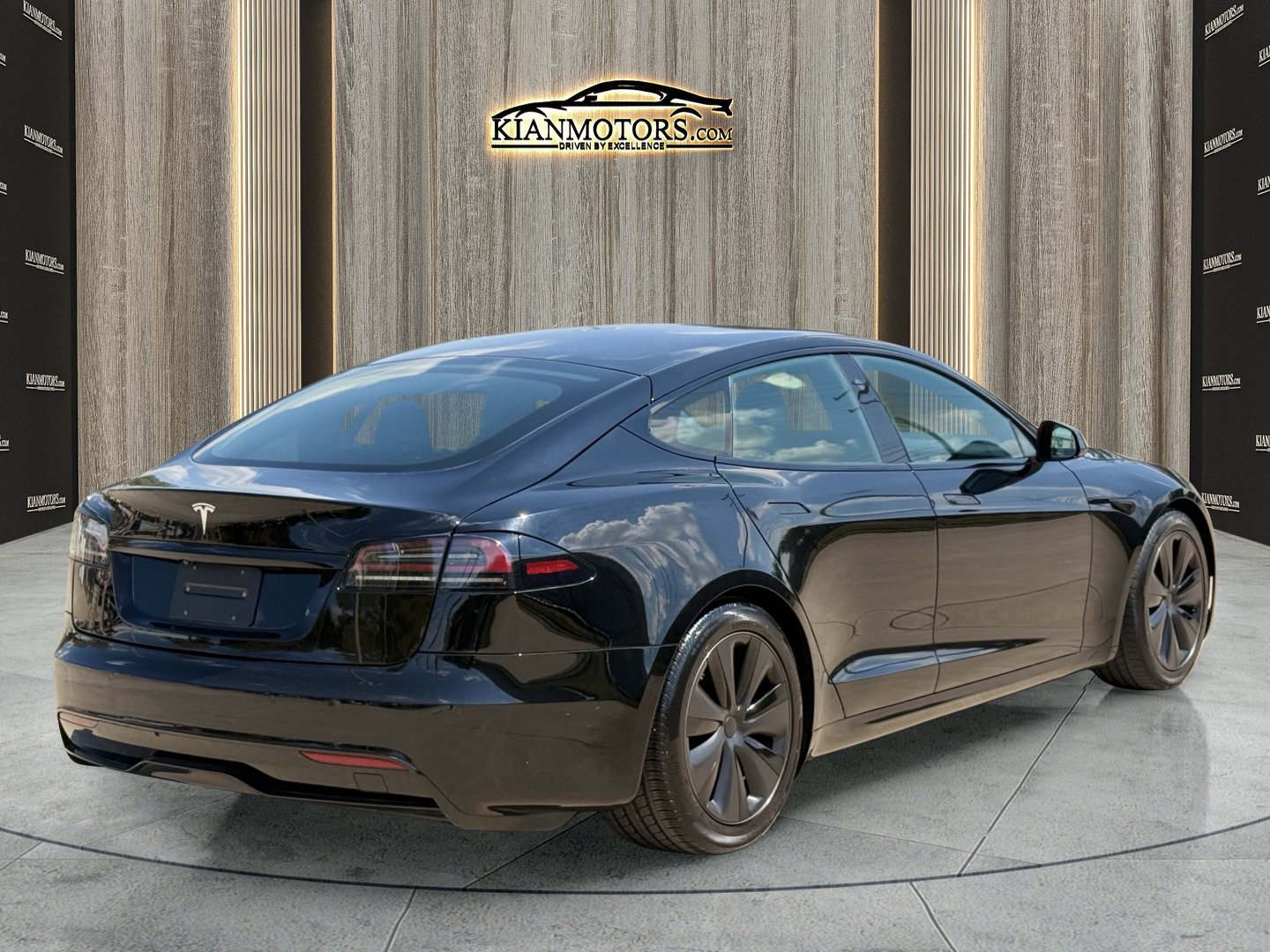 Used 2023 Tesla Model S AWD/4WD image 7