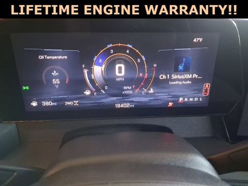 Used 2025 Chevrolet Traverse LT image 11