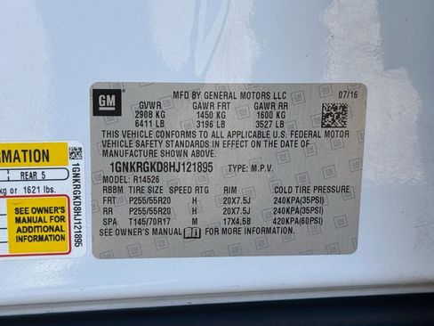 Used 2017 Chevrolet Traverse LT w/ Style and Technology Package image 24