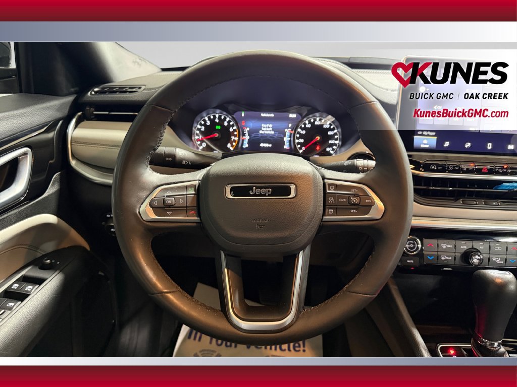 Used 2025 Jeep Compass Limited AWD/4WD image 15