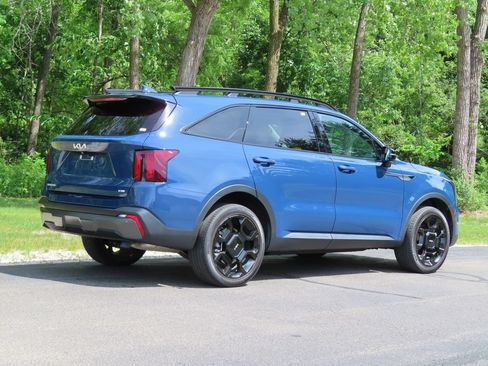 Certified 2024 Kia Sorento X-Line EX AWD/4WD image 3