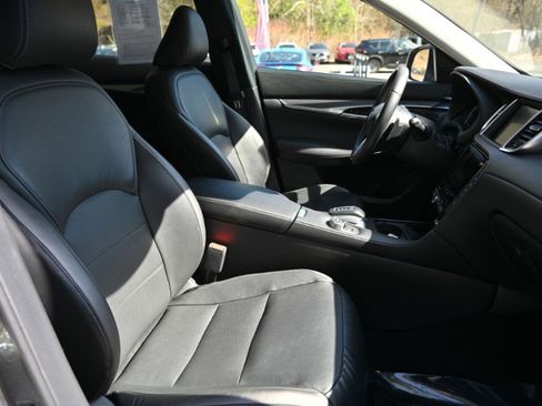 Used 2023 INFINITI QX50 Luxe AWD/4WD image 22