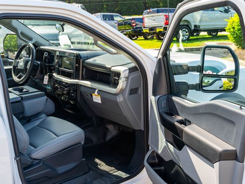 New 2026 Ford F450 XL w/ 360-Degree Camera Package AWD/4WD image 12