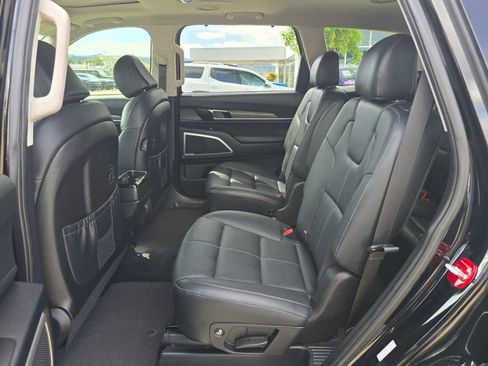 Used 2022 Kia Telluride EX w/ EX Premium Package AWD/4WD image 16