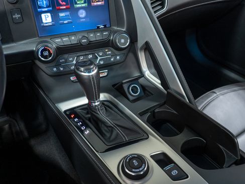 Used 2015 Chevrolet Corvette Z06 w/ 2LZ Preferred Equipment Group image 23