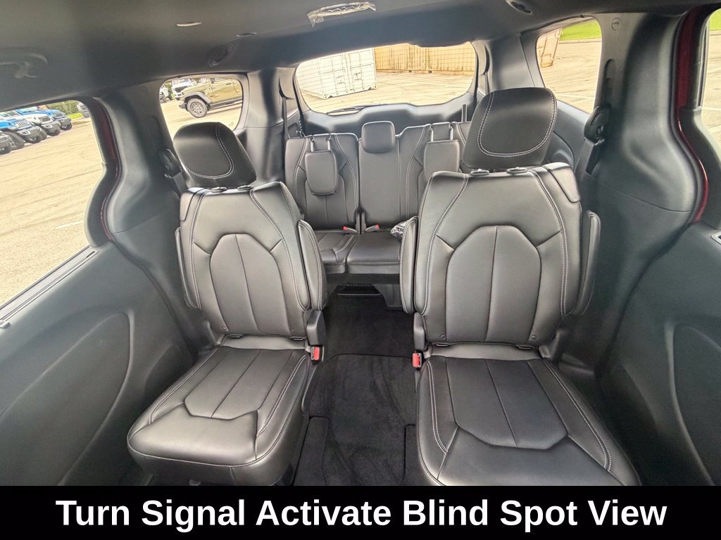 New 2027 Chrysler Pacifica Select w/ Family Tech Group FWD image 27