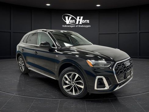 Used 2023 Audi Q5 2.0T Premium w/ Convenience Package AWD/4WD image 1