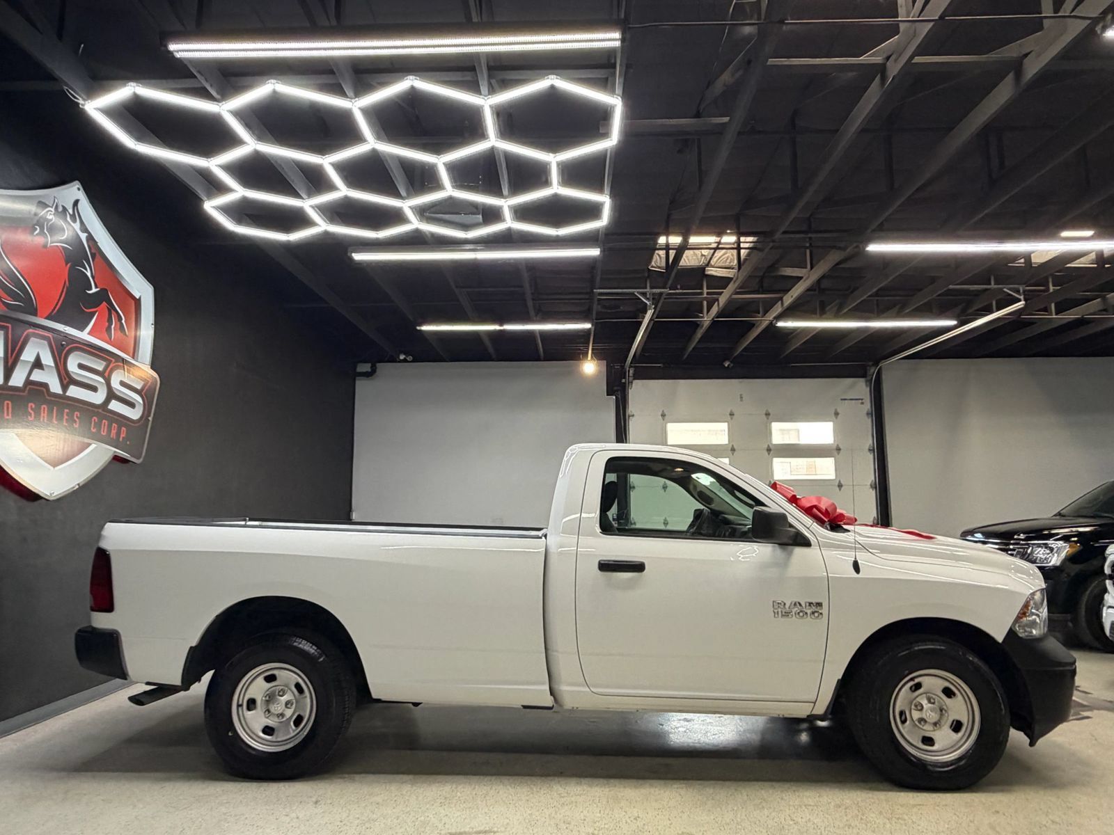 Used 2018 RAM 1500 Express RWD image 11