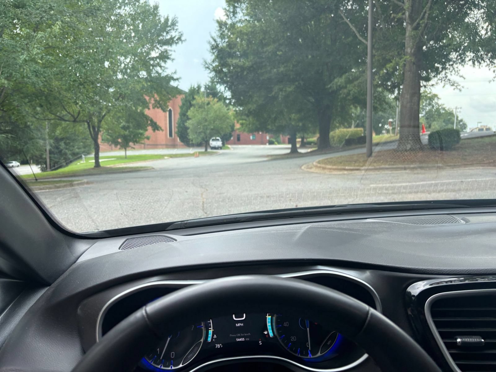Used 2025 Chrysler Pacifica Select FWD image 30