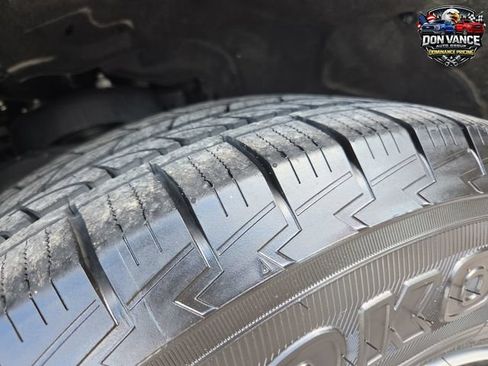 Used 2024 Ford Expedition XLT AWD/4WD image 27