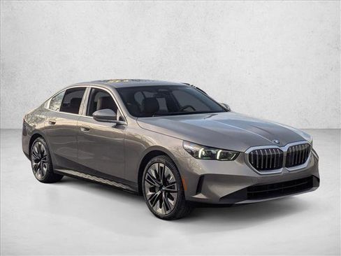 New 2026 BMW 530i xDrive w/ Premium Package image 7