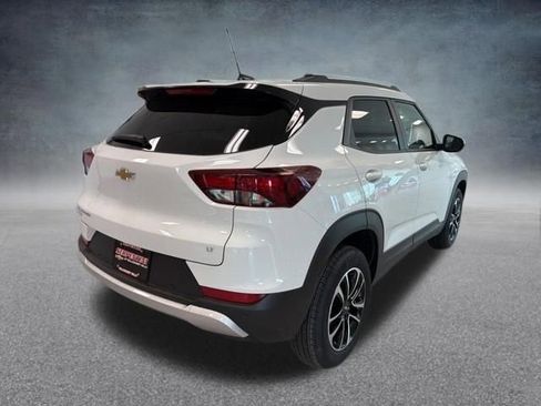 New 2026 Chevrolet TrailBlazer LT w/ LT Cold Weather Package FWD image 7
