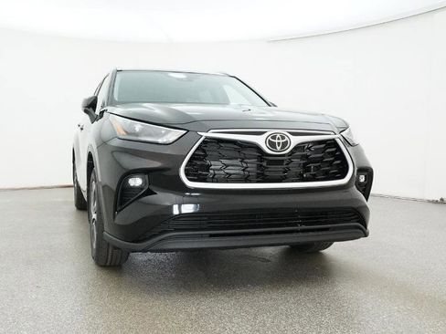 New 2026 Toyota Highlander XLE image 75