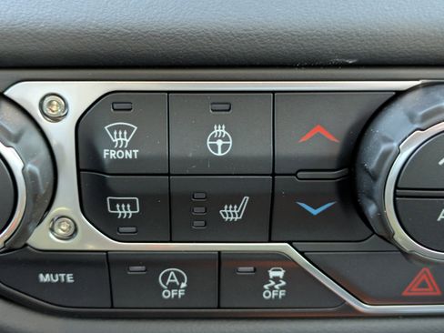 New 2026 Jeep Gladiator Sport image 25