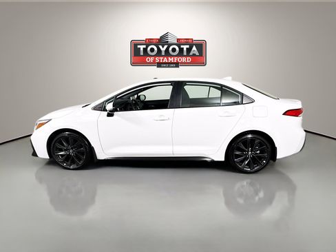 Certified 2025 Toyota Corolla SE w/ SE Premium Package image 4