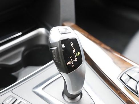 Used 2015 BMW 320i xDrive 320i xDrive image 25