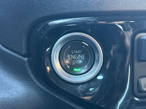 Used 2024 GMC Sierra 3500 SLT w/ SLT Convenience Package AWD/4WD image 25
