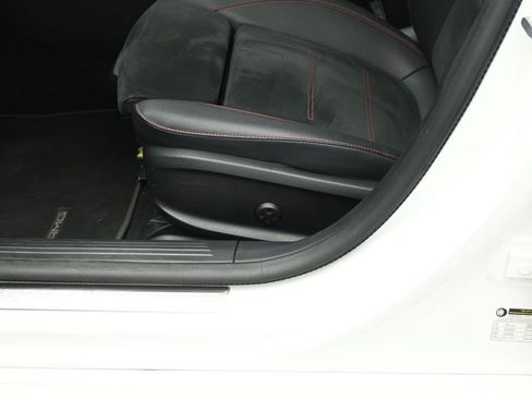 Used 2024 Mercedes-Benz CLA 250 image 10