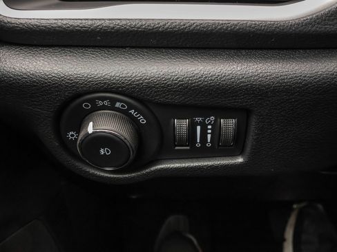 New 2026 Chrysler Pacifica Select image 28